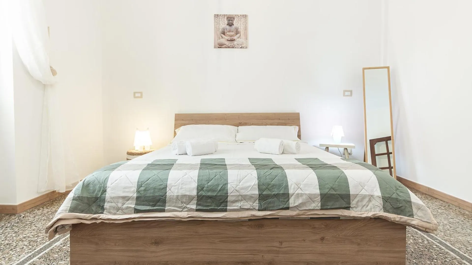 Comfortable Apartment With Style And Elegance Genoa